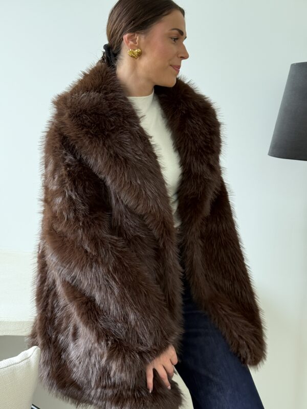 Manteau Fourrure Vegan Chocolat – Image 5