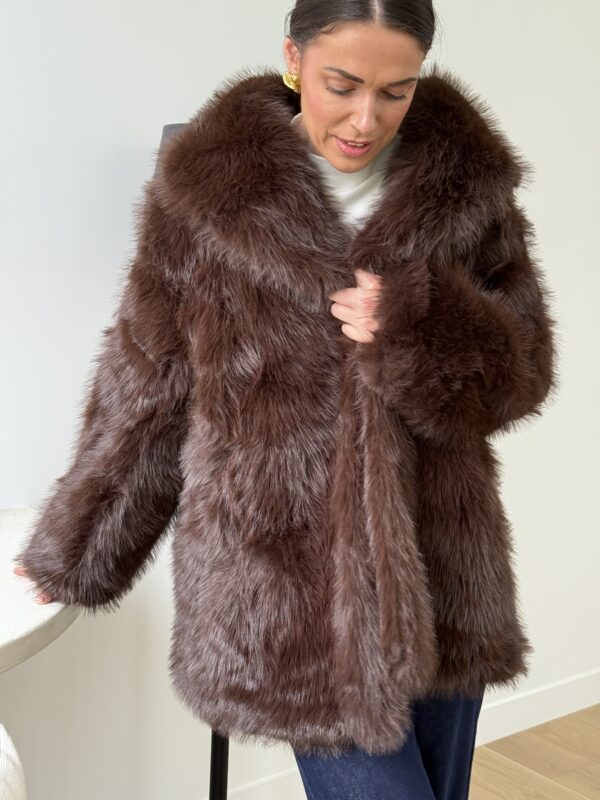 Manteau Fourrure Vegan Chocolat – Image 8