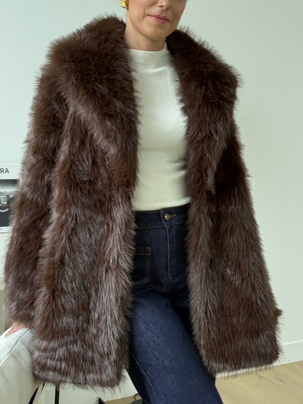 Manteau Fourrure Vegan Chocolat – Image 7